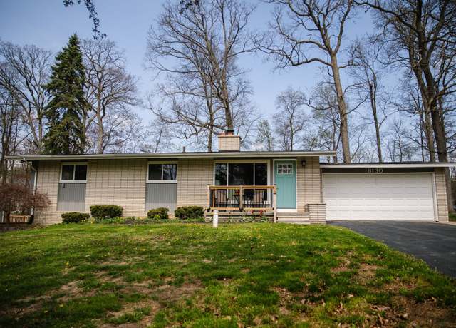Property at 8130 Casa Mia Dr, White Lake, MI 48386, 4 beds, 3 baths