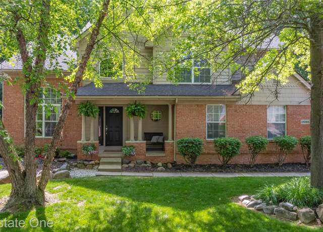 Property at 31085 Chatsford St, Novi, MI 48377, 4 beds, 2.5 baths
