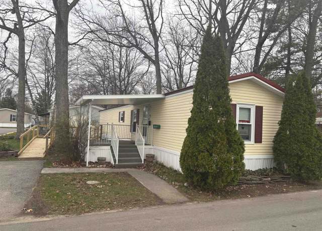 Property at 840 Glenview Ln, Traverse City, MI 49686, 2 beds, 2 baths