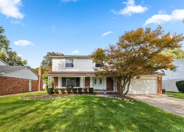 Property at 18230 Rainbow Dr, Lathrup Village, MI 48076, 3 beds, 2.5 baths