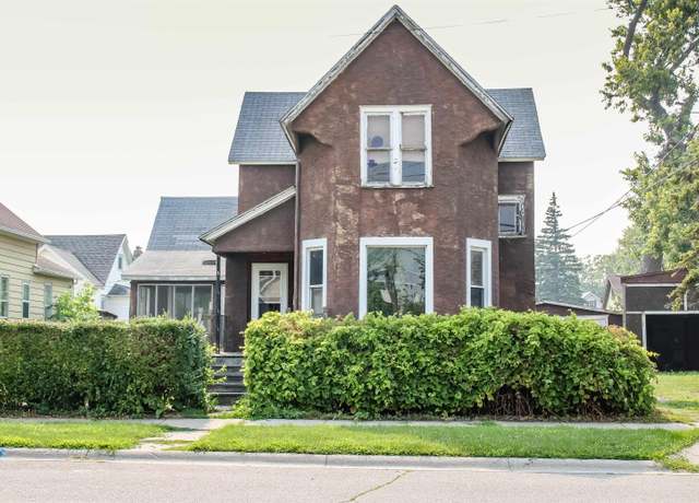 Property at 443 11th St, Port Huron, MI 48060, 4 beds, 1 bath