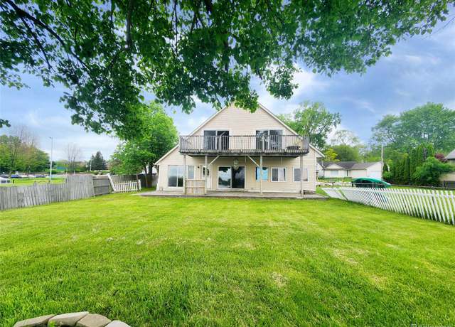 Property at 4390 Cass Elizabeth Rd, Waterford, MI 48328, 4 beds, 3 baths