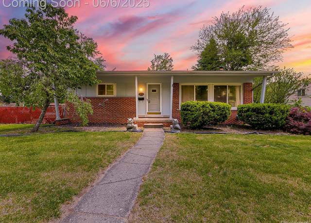 Property at 19848 Maplewood St, Livonia, MI 48152, 3 beds, 1.5 baths