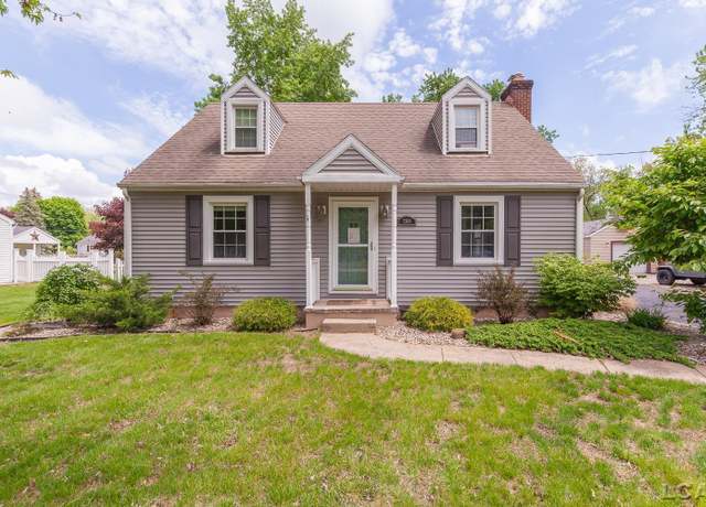 Property at 2369 Airport Rd, Adrian, MI 49221, 4 beds, 2 baths