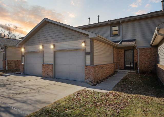 Property at 904 Moore Dr, Chelsea, MI 48118, 2 beds, 1.5 baths