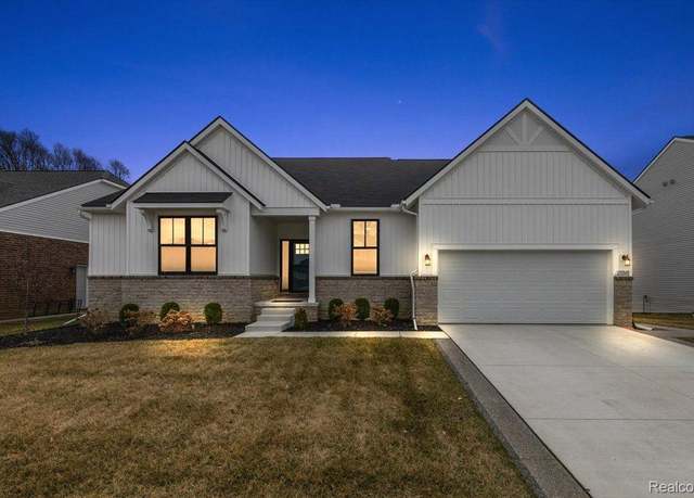 Property at 20848 Wexford Dr, Macomb, MI 48044, 3 beds, 2.5 baths