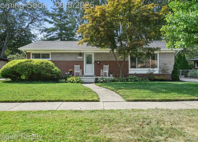 Property at 33577 Michele St, Livonia, MI 48150, 3 beds, 2 baths
