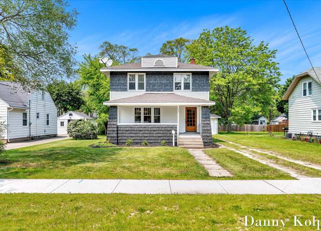 Property at 143 Ridgewood St SE, Kentwood, MI 49548, 4 beds, 2 baths