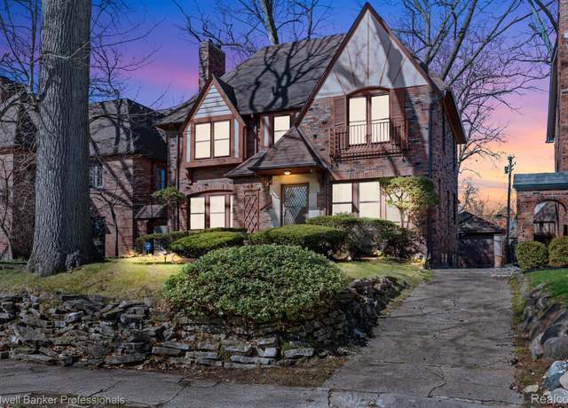 Property at 18215 Birchcrest Dr, Detroit, MI 48221, 4 beds, 4 baths