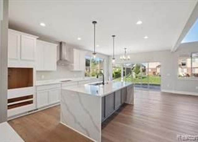 Property at 35689 Windridge Dr, New Baltimore, MI 48047, 4 beds, 2.5 baths