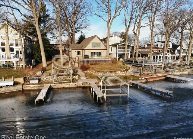 Property at 461 Bellevue Ave, Lake Orion Vlg, MI 48362, 3 beds, 3 baths