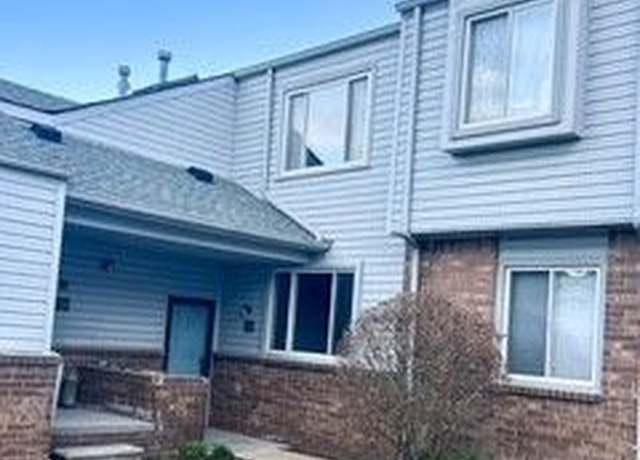 Property at 726 Claire Pointe Cir, St Clair Shores, MI 48081, 2 beds, 2 baths
