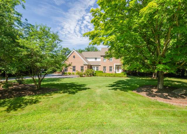 Property at 2555 Hickory Rd, Ann Arbor, MI 48103, 5 beds, 5.5 baths