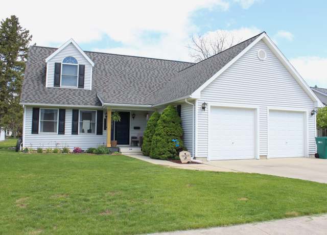 Property at 1634 Lynn St, Owosso, MI 48867, 5 beds, 3.5 baths
