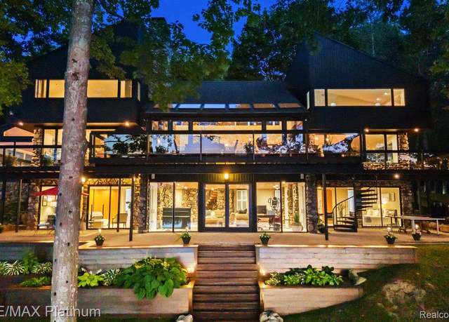 Property at 2095 Brighton Shores Trl, Howell, MI 48843, 4 beds, 5 baths