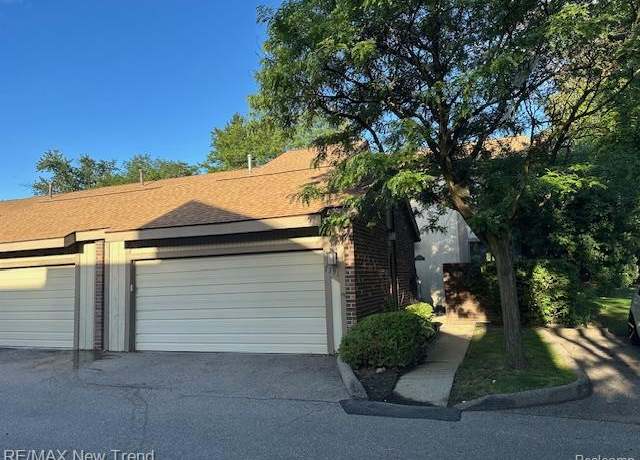 Property at 7391 Radcliff Dr Dr, West Bloomfield Charter Township, MI 48322, 3 beds, 2.5 baths
