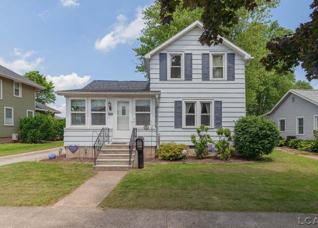 Property at 307 E Jefferson St, Blissfield, MI 49228, 3 beds, 1 bath