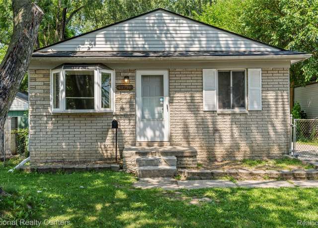 Property at 20759 Woodward St, Clinton Twp, MI 48035, 3 beds, 1 bath