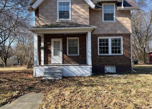 Property at 901 N Chevrolet Ave, Flint, MI 48504, 3 beds, 1 bath