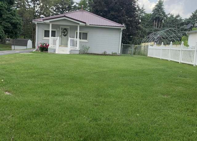 Property at 116 Windsor St, Alma, MI 48801, 2 beds, 1 bath