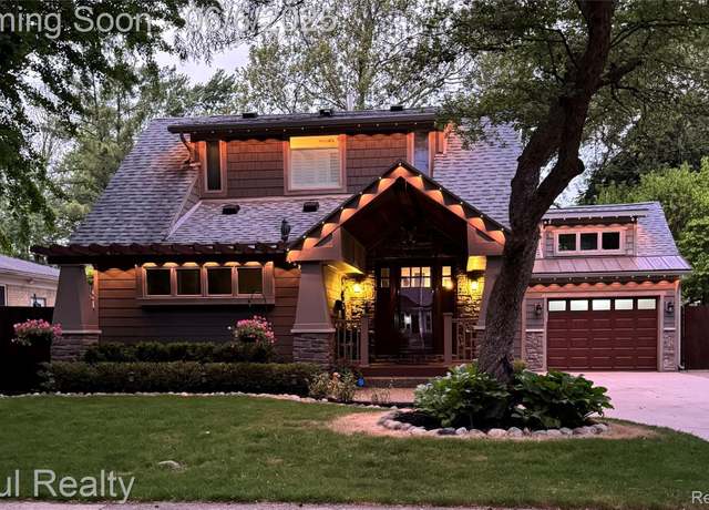 Property at 716 Magnolia Ave, Royal Oak, MI 48073, 3 beds, 2.5 baths