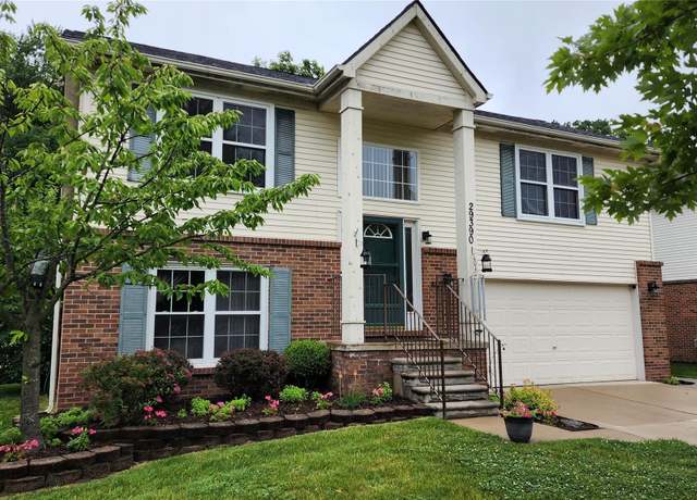 Property at 29390 Juniper St, Trenton, MI 48183, 3 beds, 2 baths