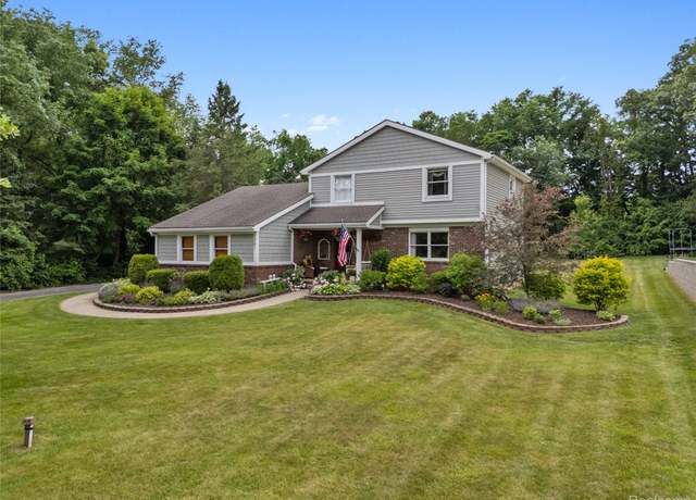 Property at 1261 Fieldview Trl, Howell, MI 48843, 3 beds, 2 baths