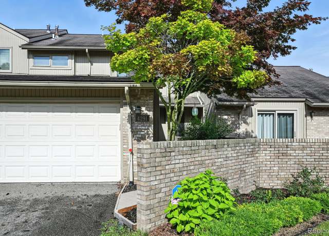 Property at 4291 Foxpointe Dr, West Bloomfield, MI 48323, 3 beds, 3.5 baths