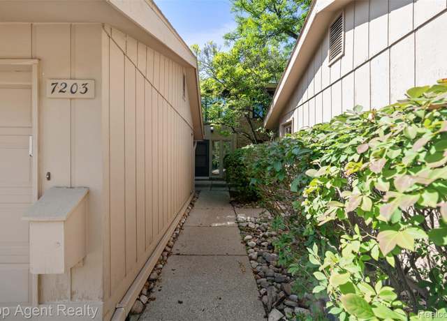 Property at 7203 Pebble Park Dr #125, West Bloomfield, MI 48322, 3 beds, 2 baths