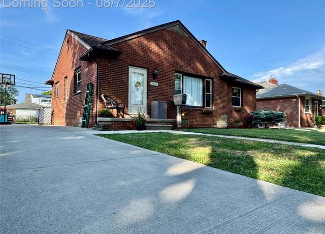 Property at 14558 Harrison Ave, Allen Park, MI 48101, 3 beds, 1.5 baths