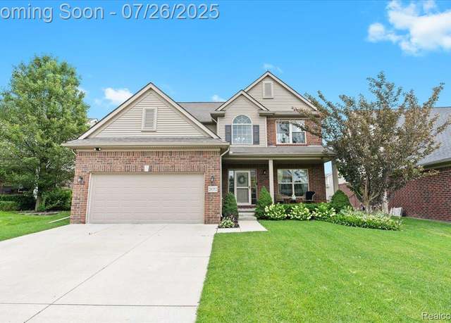 Property at 28352 Oakmonte Cir E, New Hudson, MI 48165, 5 beds, 3.5 baths