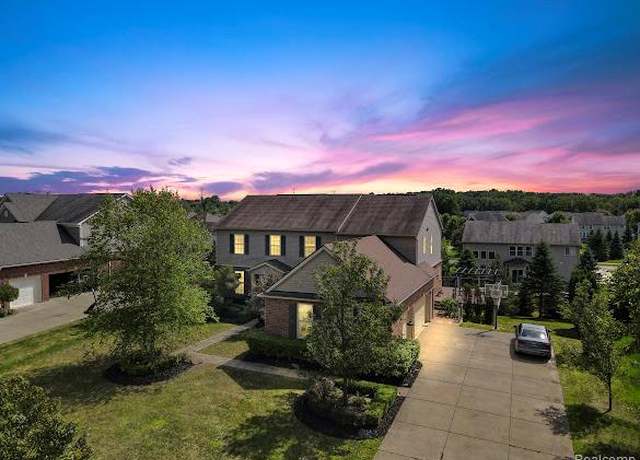 Property at 296 Mill House Dr, Oakland Charter Township, MI 48363, 6 beds, 4 baths