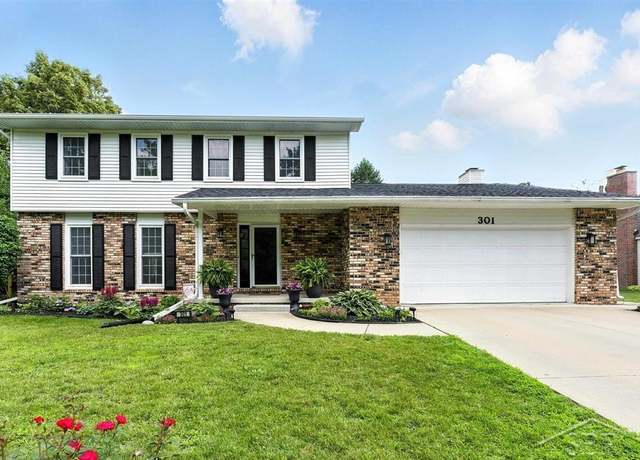Property at 301 Nakoma Dr, Midland, MI 48640, 4 beds, 2.5 baths