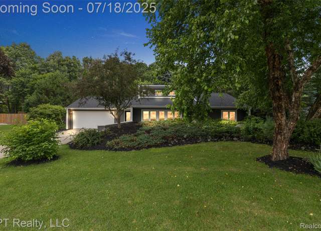 Property at 2381 Solarwood Dr, Davison, MI 48423, 3 beds, 2 baths