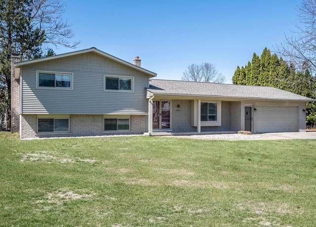Property at 49225 Romeo Plank Rd, Macomb, MI 48044, 3 beds, 2 baths