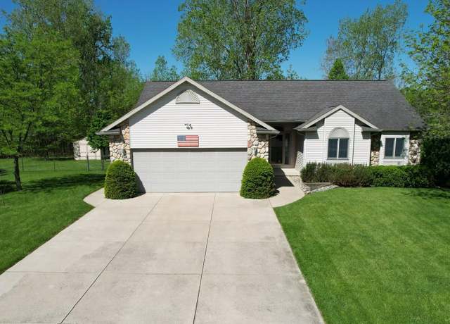 Property at 1820 Elk Ct, Owosso, MI 48867, 3 beds, 2 baths