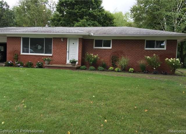Property at 5429 Williamson St, Clarkston, MI 48346, 3 beds, 1.5 baths