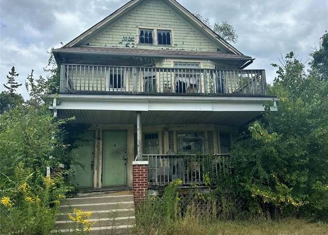 Property at 16634 Log Cabin St, Highland Park, MI 48203, 6 beds, 2 baths