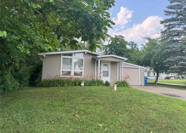 Property at 8124 Eldora Blvd, West Bloomfield, MI 48382, 3 beds, 1 bath