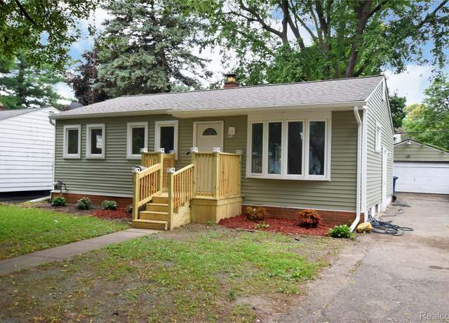 Property at 3814 Shawnee Ave, Flint, MI 48507, 3 beds, 2 baths