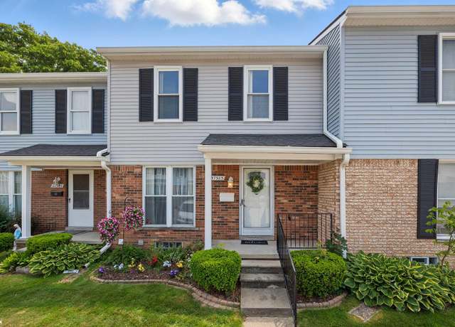 Property at 37383 Charter Oaks Blvd, Clinton Township, MI 48036, 2 beds, 3 baths