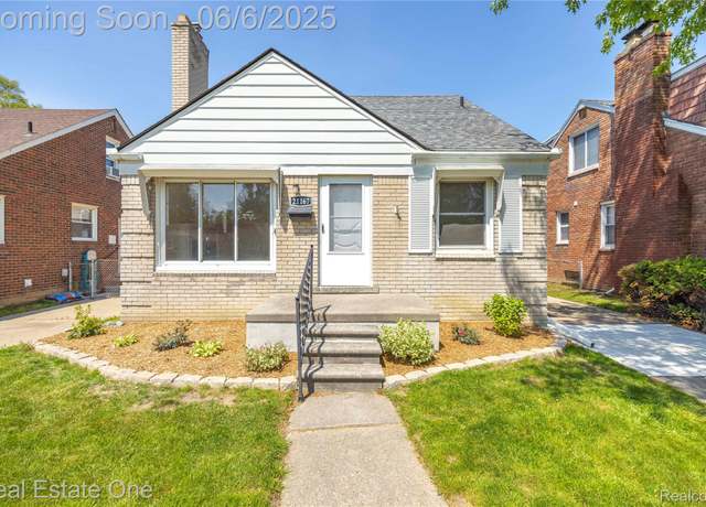 Property at 21167 Lancaster St, Grosse Pointe Woods, MI 48225, 3 beds, 1.5 baths