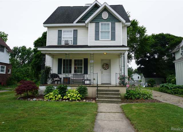 Property at 955 N Chevrolet Ave, Flint, MI 48504, 3 beds, 1.5 baths
