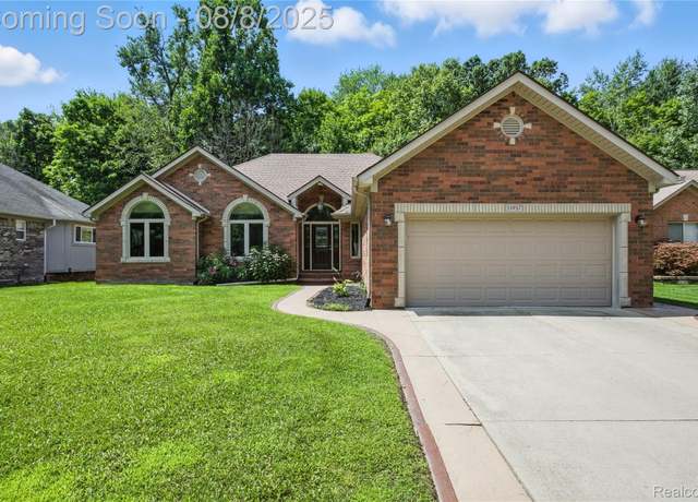 Property at 55937 Fallbrooke Dr, Macomb Township, MI 48042, 3 beds, 2.5 baths