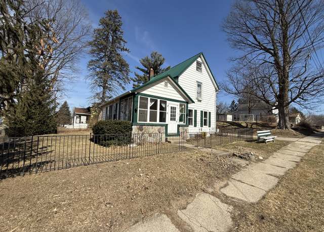 Property at 61 E Church St NE, Cedar Springs, MI 49319, 4 beds, 2 baths