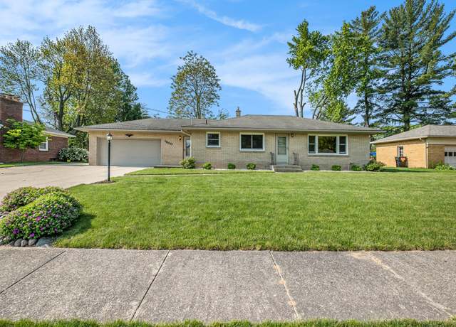 Property at 1500 Pickett St SE, Kentwood, MI 49508, 3 beds, 1.5 baths
