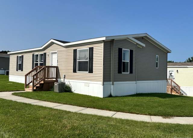 Property at 16678 Lakewood Dr, Holly, MI 48442, 3 beds, 2 baths
