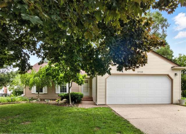 Property at 5728 Coach House Ct, Waterford, MI 48327, 3 beds, 2 baths