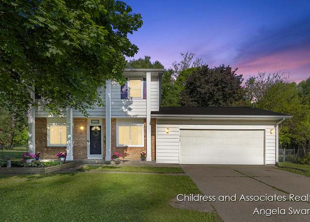 Property at 1328 S Montgomery St, Hastings, MI 49058, 4 beds, 1.5 baths