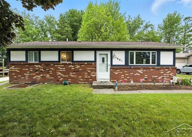Property at 3601 Henry St, Midland, MI 48642, 3 beds, 1.5 baths
